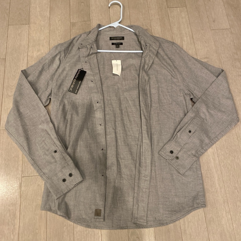 Banana Republic Men's Light Gray Button Down (NWT)